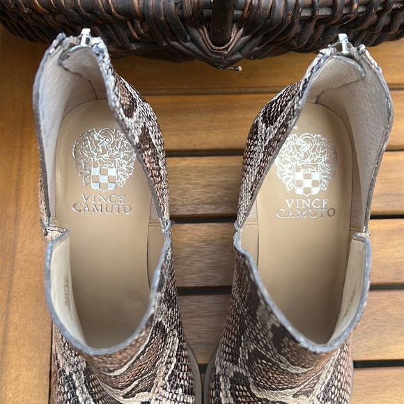 Vince Camuto leather reptile print boot SZ 9 - Picture 7 of 16